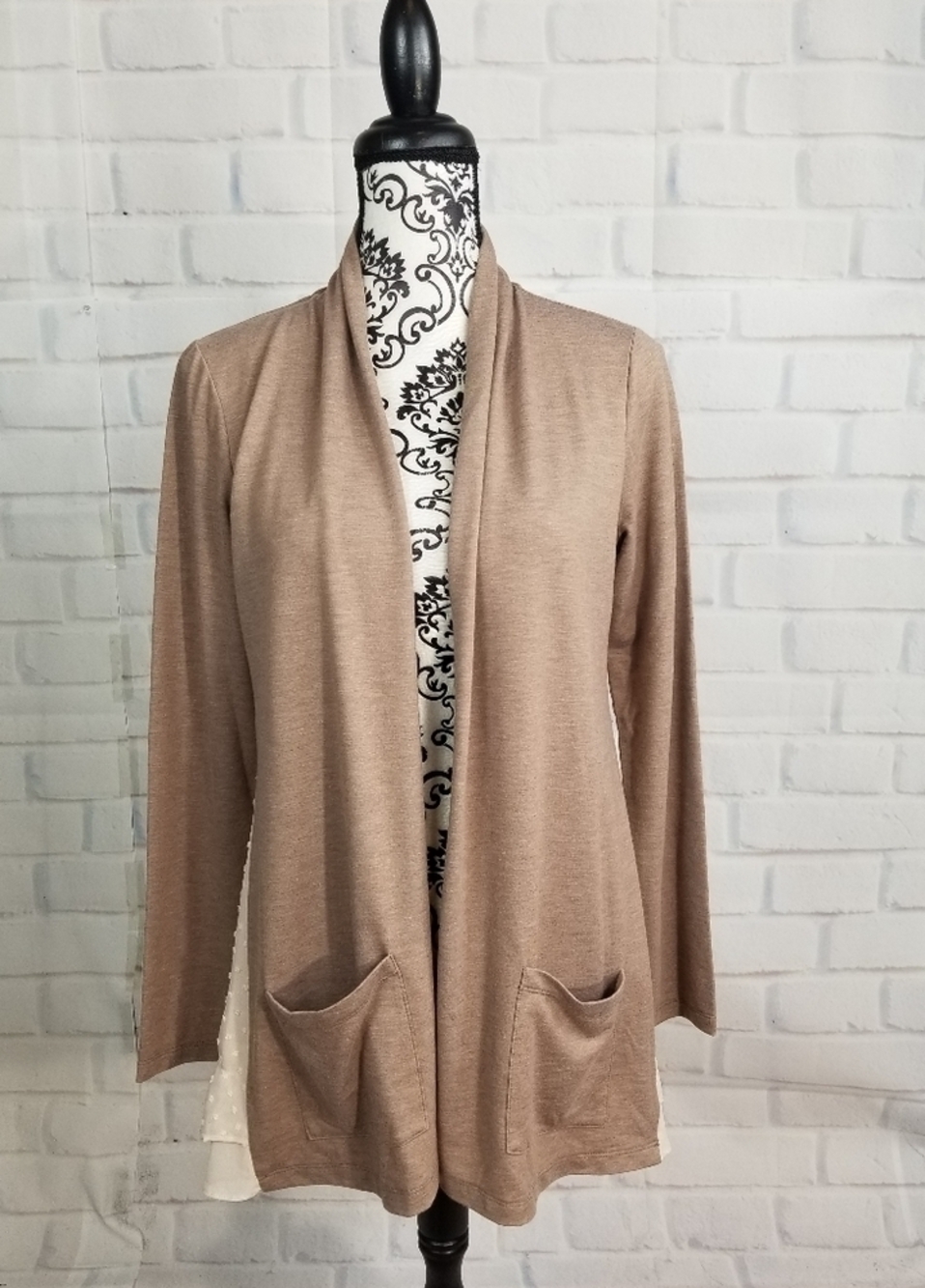 Logo women's long sleeve open front cardigan tiered design size xs pockets b29